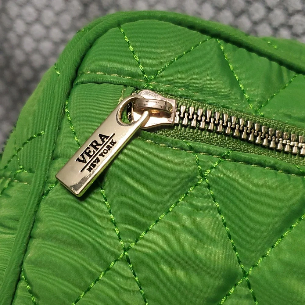 Vera New York Green Quilted Crossbody Bag - Picture 5 of 12